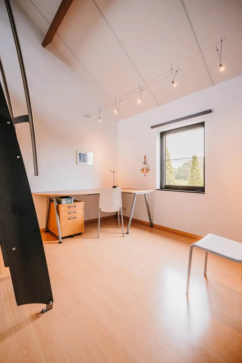 Stijlvolle, eigentijdse woning op een ruim perceel foto 28