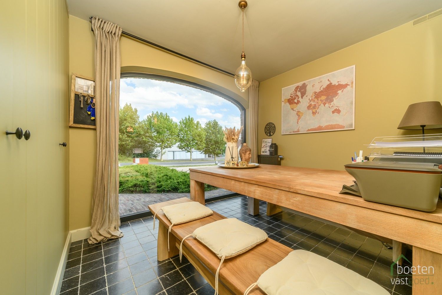 Beveren aan de IJzer: Karaktervol en rustiek landhuis met 4 slpks, warm & sfeervol interieur en ruime tuin op 13a 65ca totale grondopp. foto 12