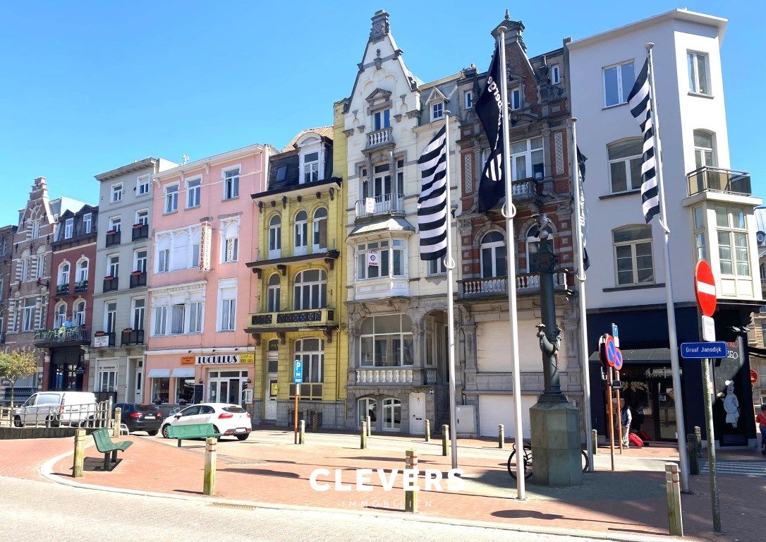 Verrassend en unieke belle époque woning aan het strand van Blankenberge foto {{pictureIndex}}