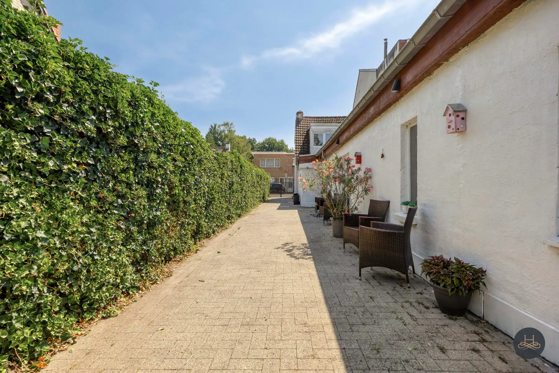 Veelzijdige halfopen bebouwing met woonstudio in de tuin foto 22