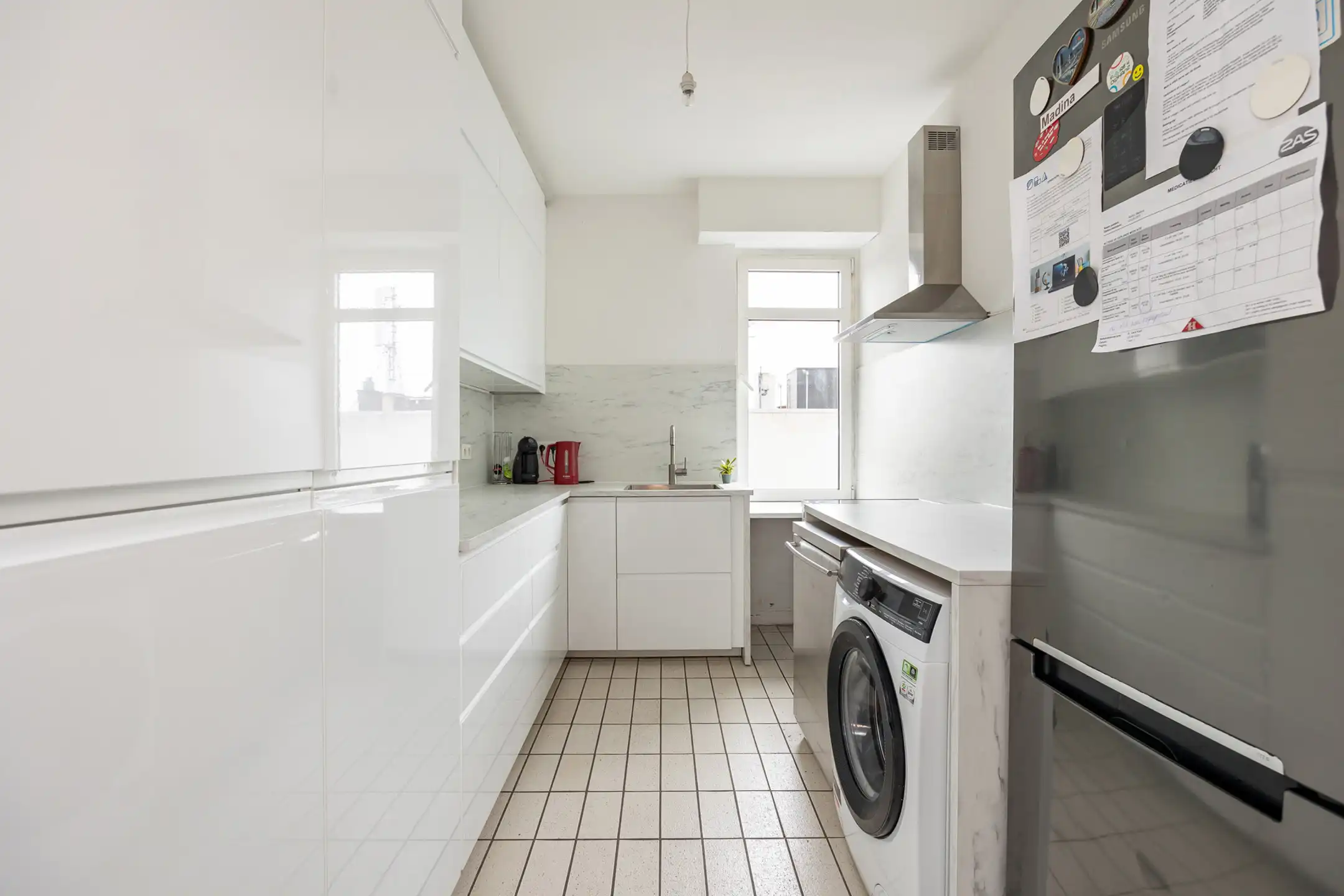 Lichtrijk Hoekappartement met 4 slpks , instapklaar foto 8