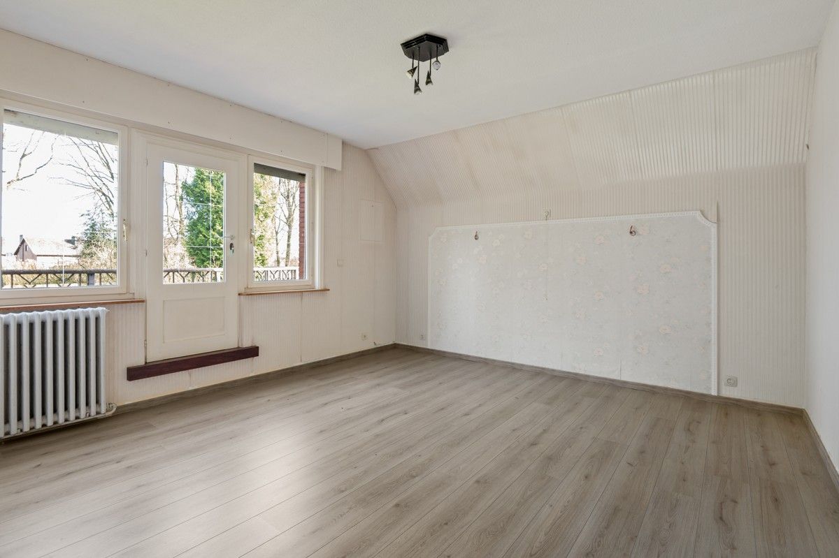 Charmant te renoveren woning op 2192m² aan de voet van het Zoerselbos. foto 13
