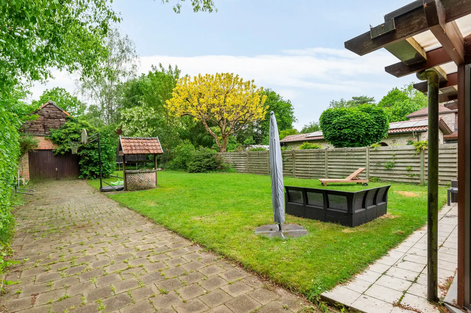 Uitstekend gelegen woning op ruim en zonnig perceel foto 5
