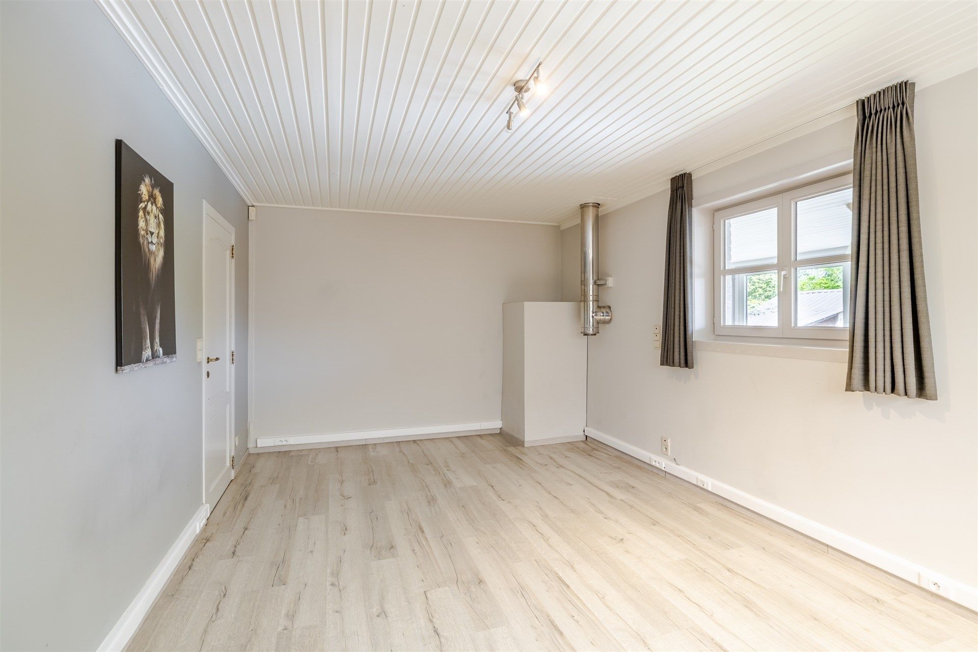 Open bebouwing met zwembad en uitzicht in villawijk Slommerdonk foto 13