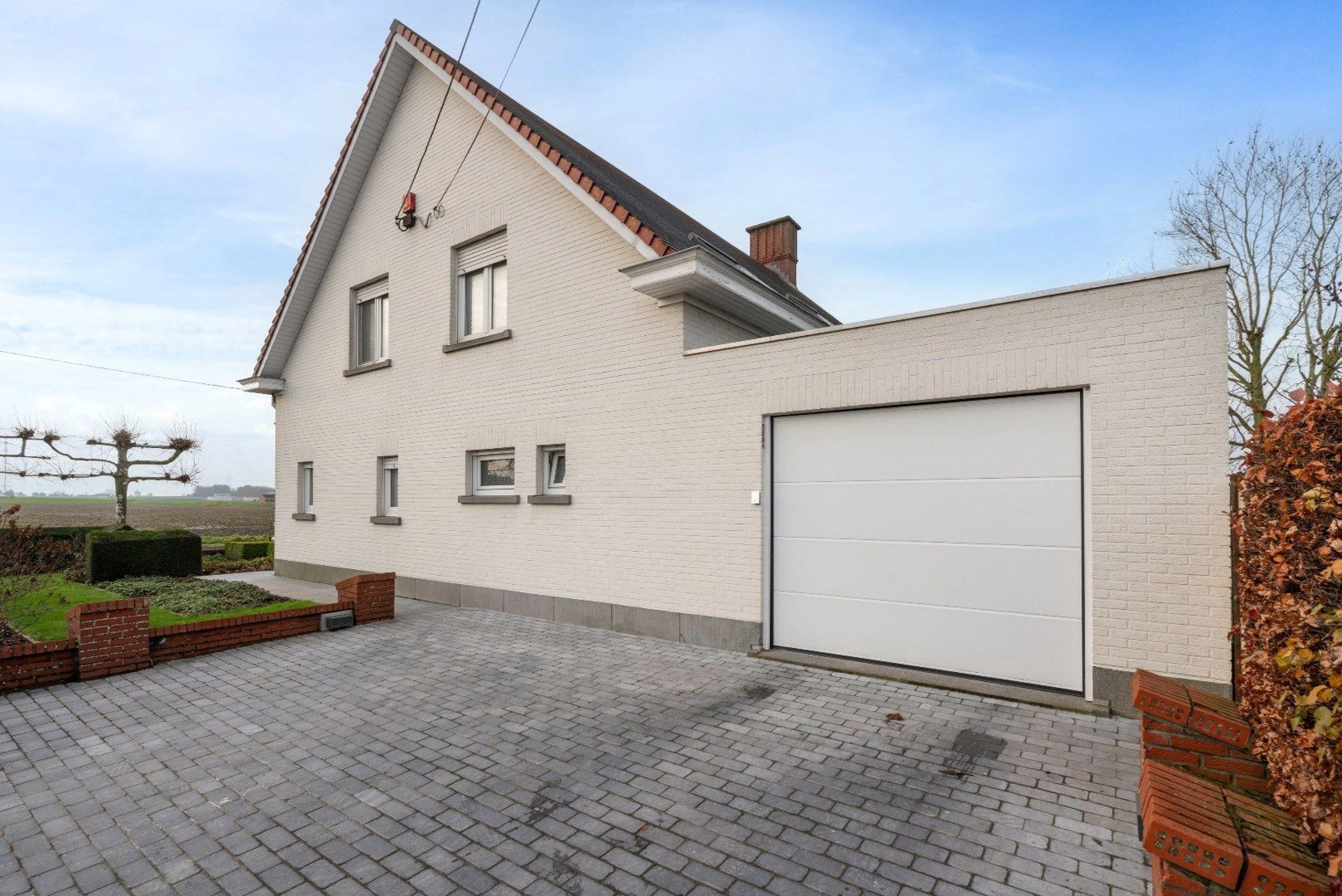 Ruime villa op groot groen perceel met 4 slaapkamers en 2 badkamers foto 5