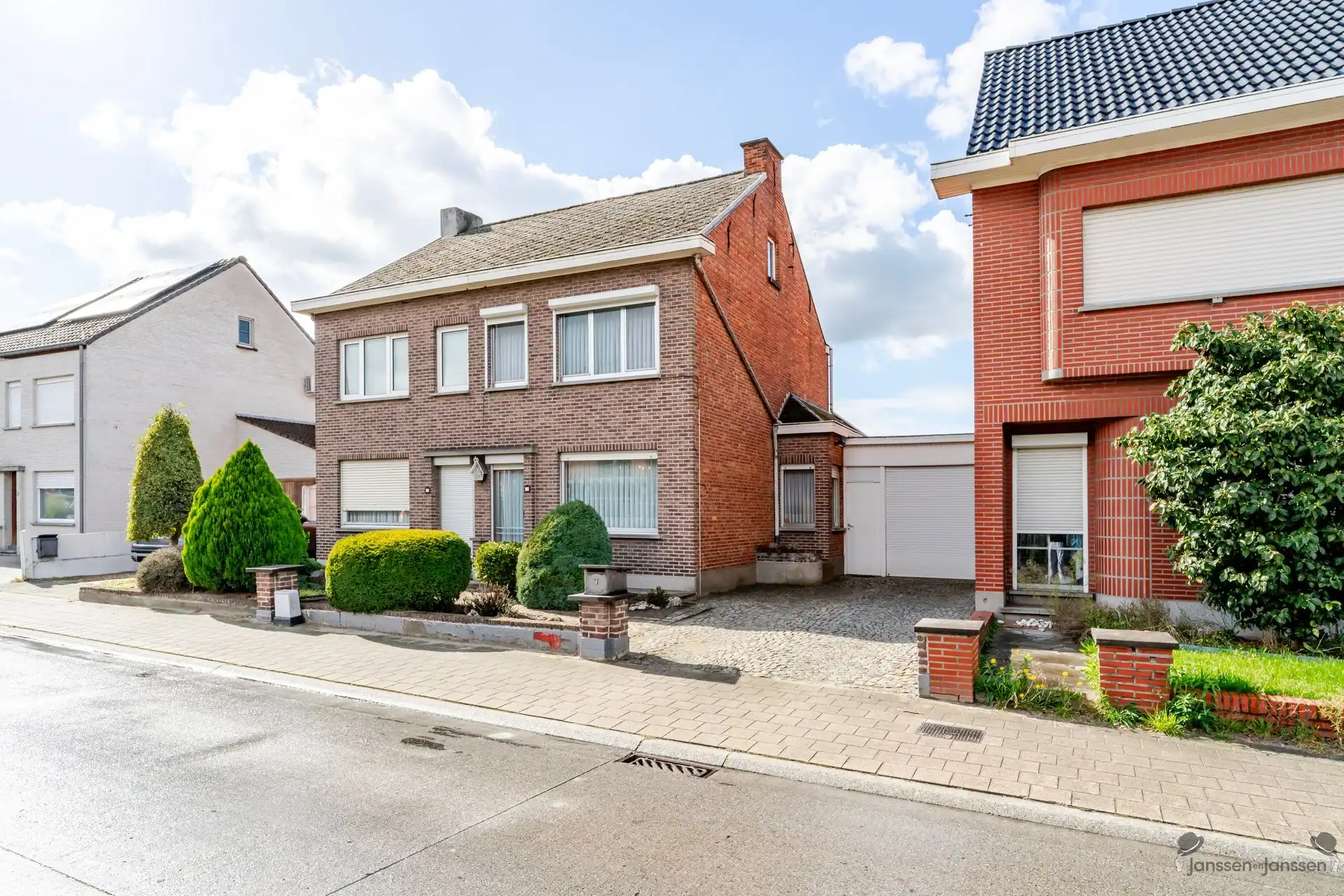 Te renoveren woning met 3 slaapkamers te Beerzel foto 2