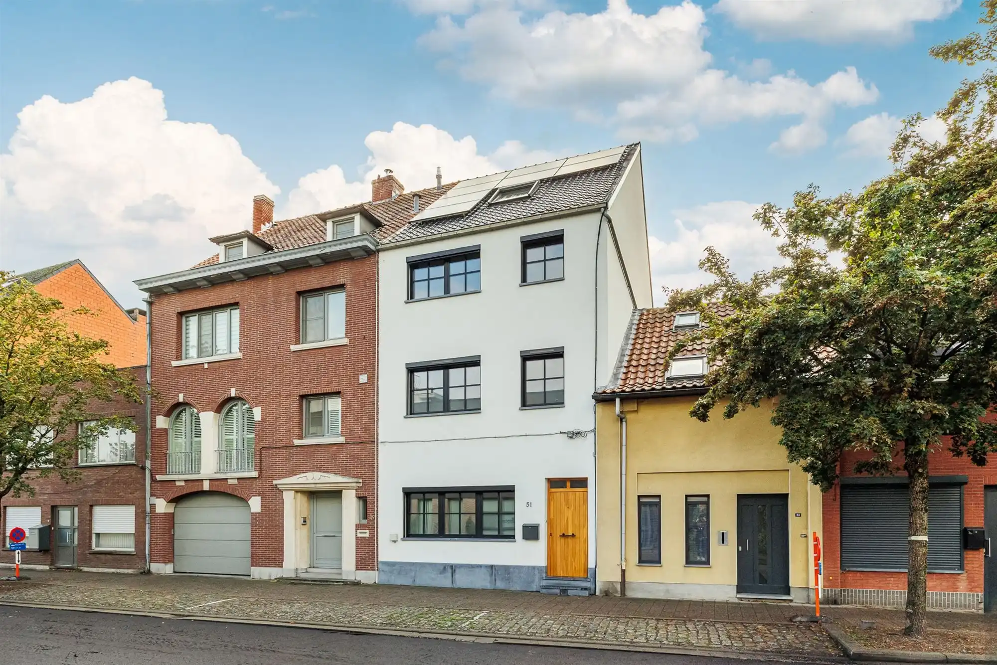 Ruime, instapklare woning met 5 slaapkamers en 2 badkamers  foto 2