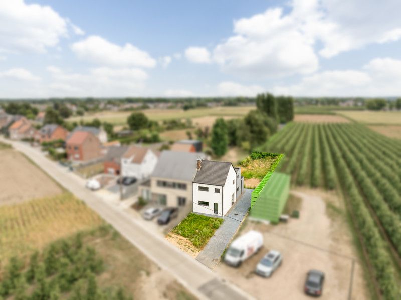 Totaal gerenoveerde woning, gelegen op 7are in een zeer rustige straat foto 27