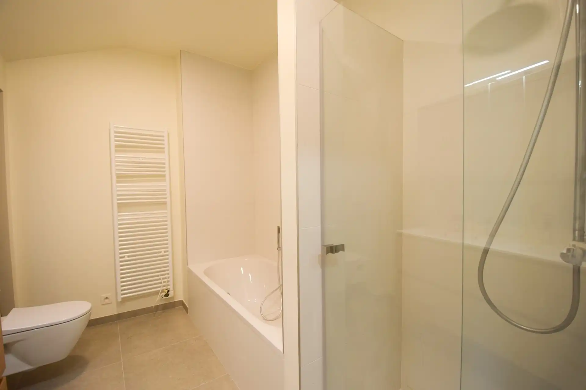 Luxueus duplex-appartement in het centrum van Sint-Gillis-Waas! foto 12