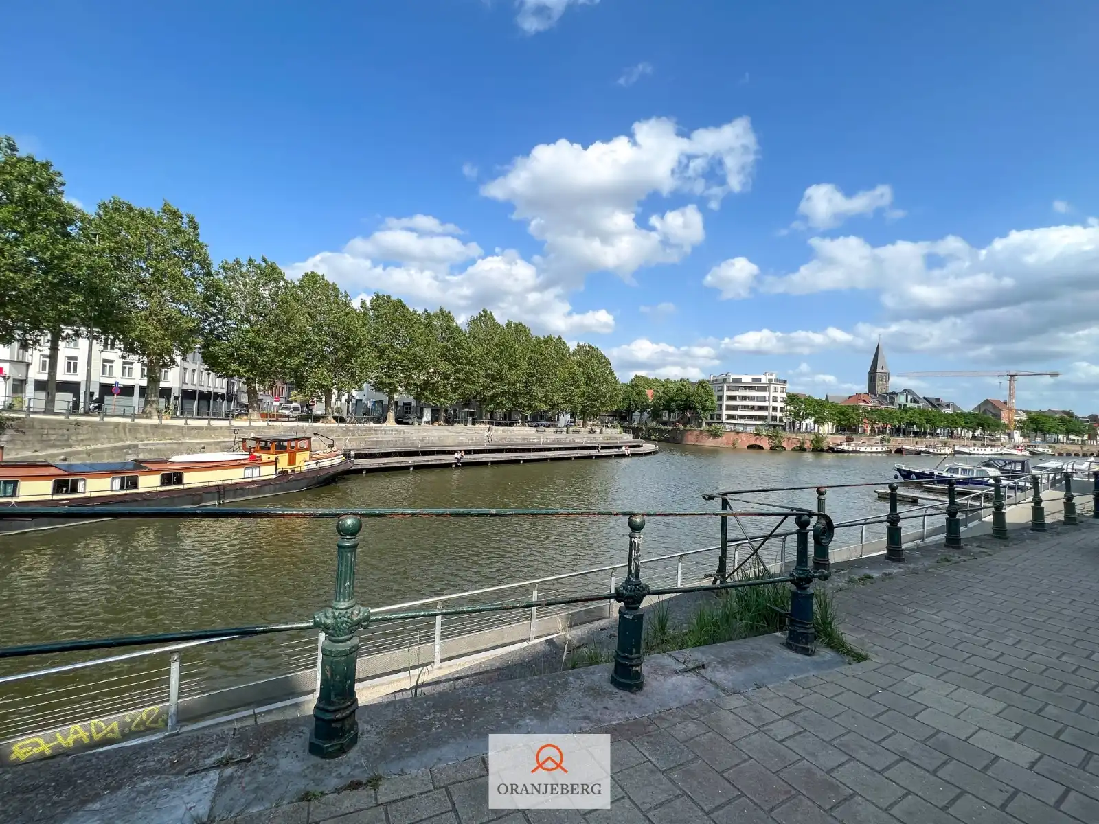 Multifunctioneel ruim pand aan Portus Ganda foto 15