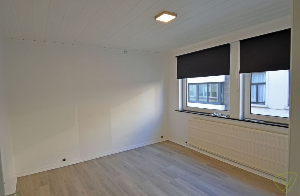 Ruim appartement gelegen nabij de Markt van Eeklo foto 9