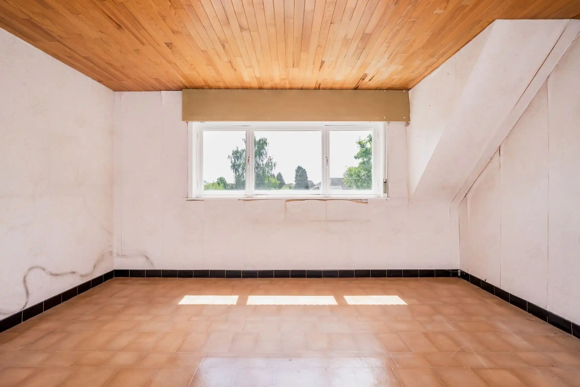 Te renoveren woning op toplocatie! foto 17