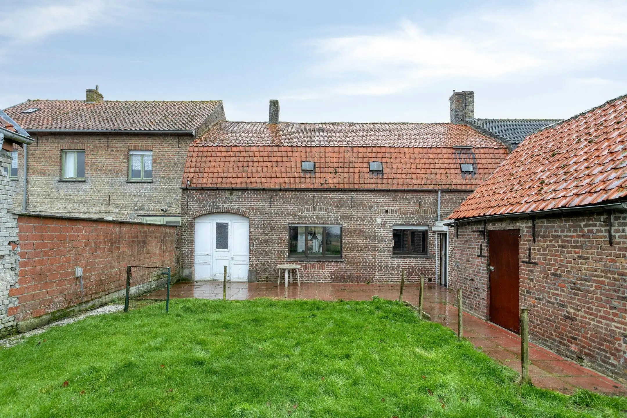 Ruime woning met tuin en garage op 380m² te Leisele. foto 27