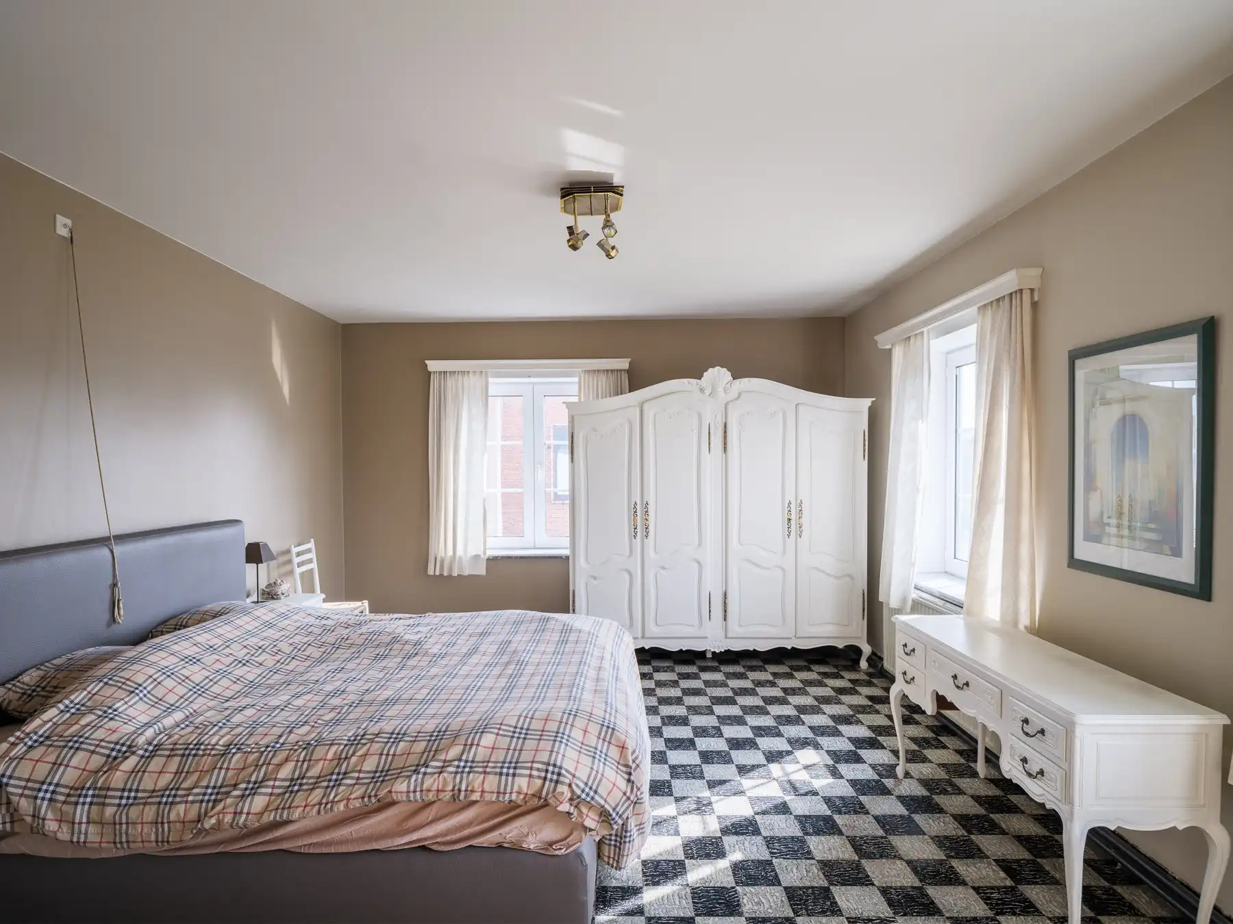 Halfopen herenhuis met loods en uitzonderlijk veel potentieel. foto 15