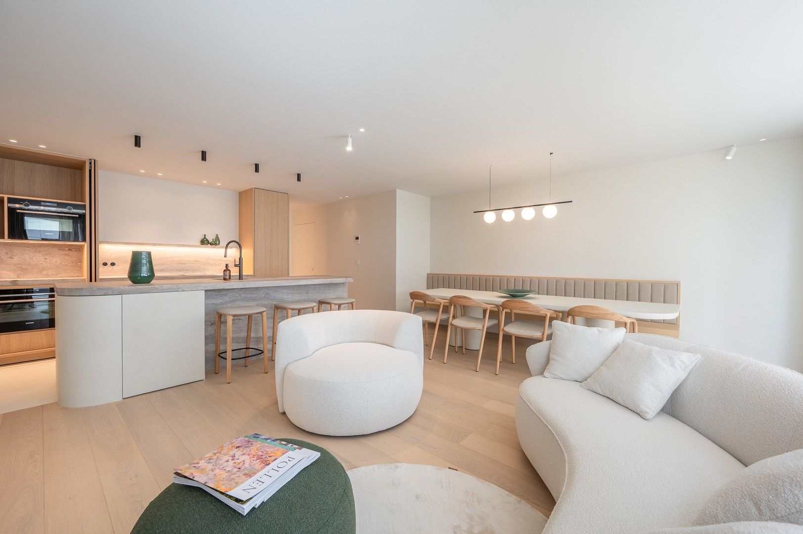 Prachtig gerenoveerd appartement met zijdelings zeezicht in hartje Knokke. foto 3