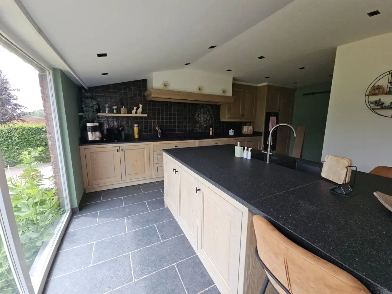 Karaktervolle halfopen woning met authentieke uitstraling foto 6