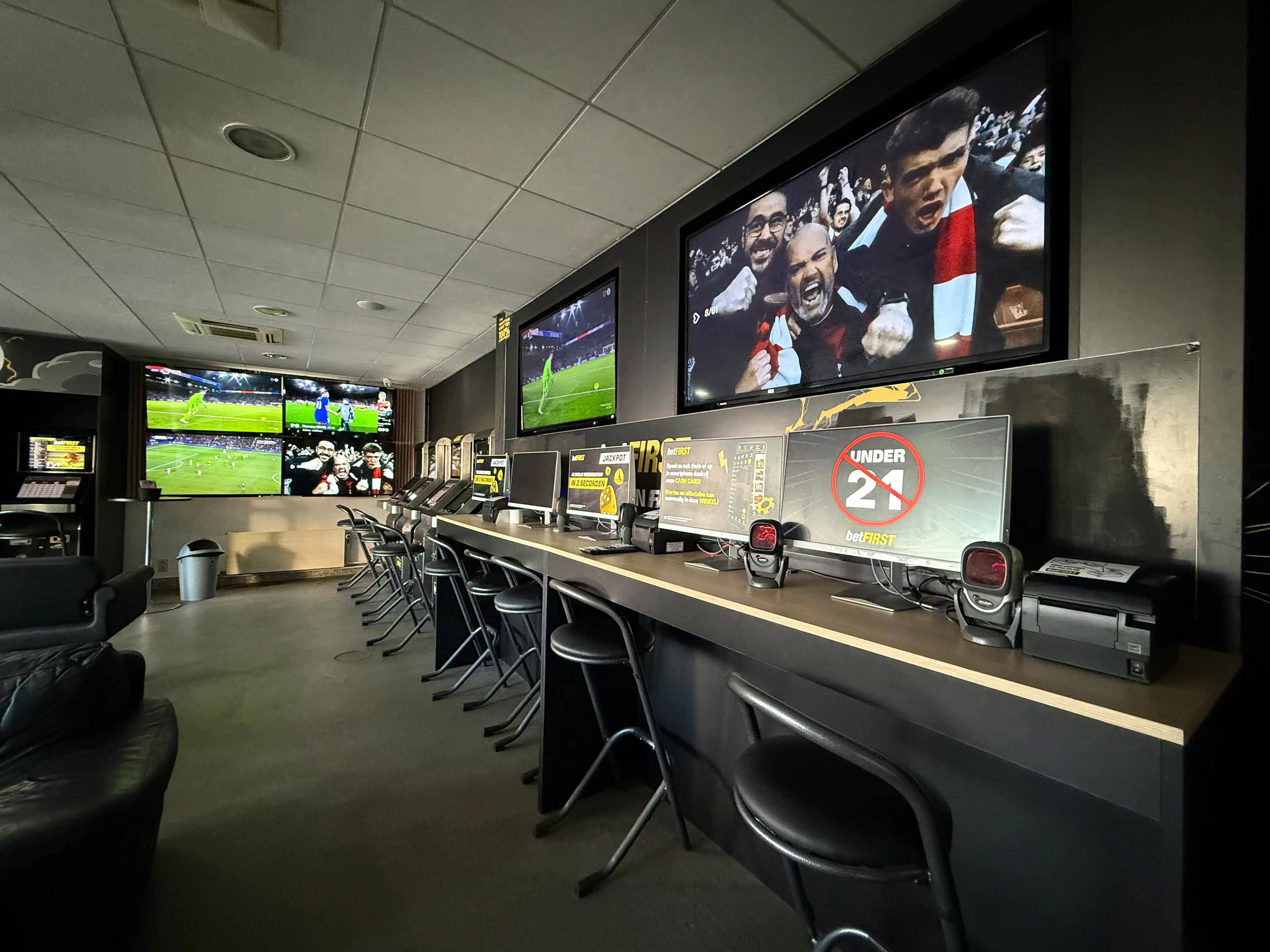 Hoek handelsgelijkvloers 95 m² + kelder foto 5