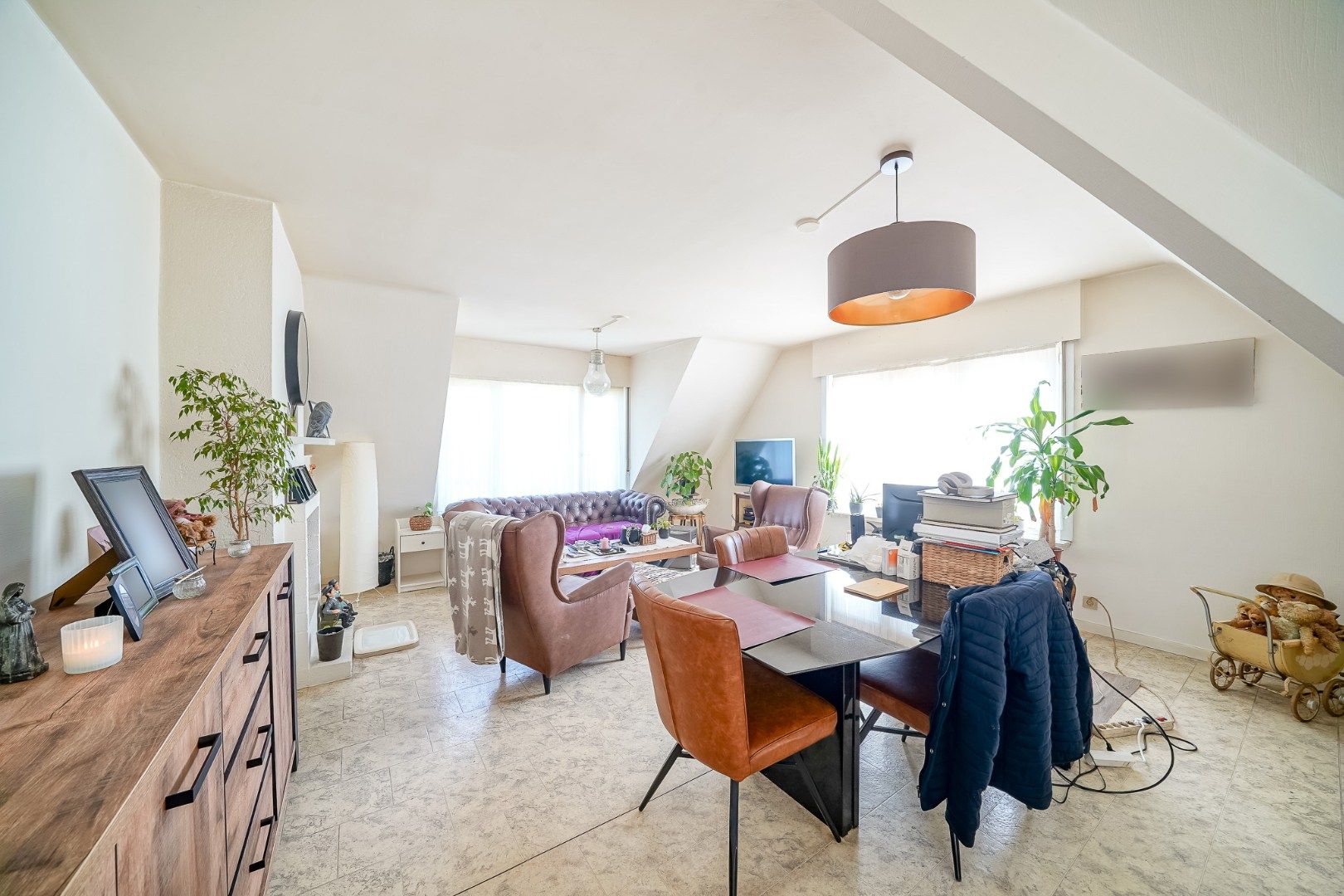 Opbrengstwoning met 2 verhuurde appartementen, tuin en 2 garages in Stene foto 13