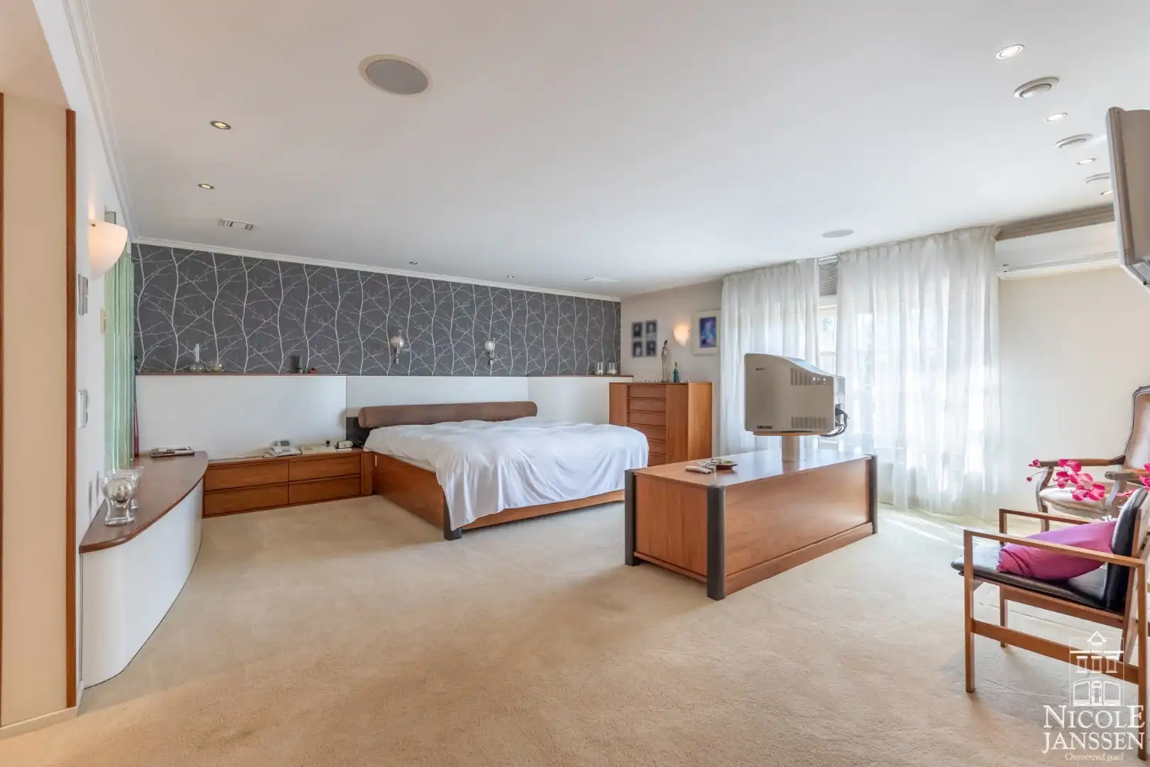 Royale villa in residentiële buurt  foto 11