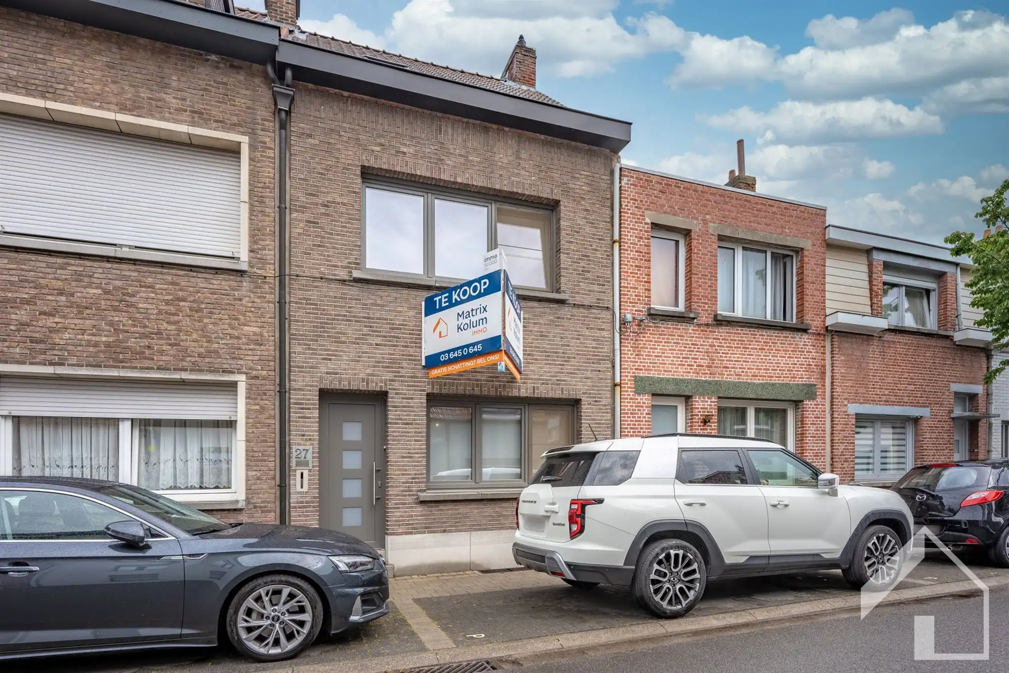 Ruime woning met 3 à 4 slaapkamers foto {{pictureIndex}}