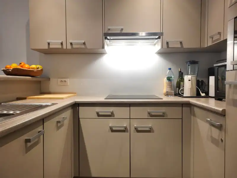 Recent 2-slaapkamer appartement met zijdelings zeezicht foto 4