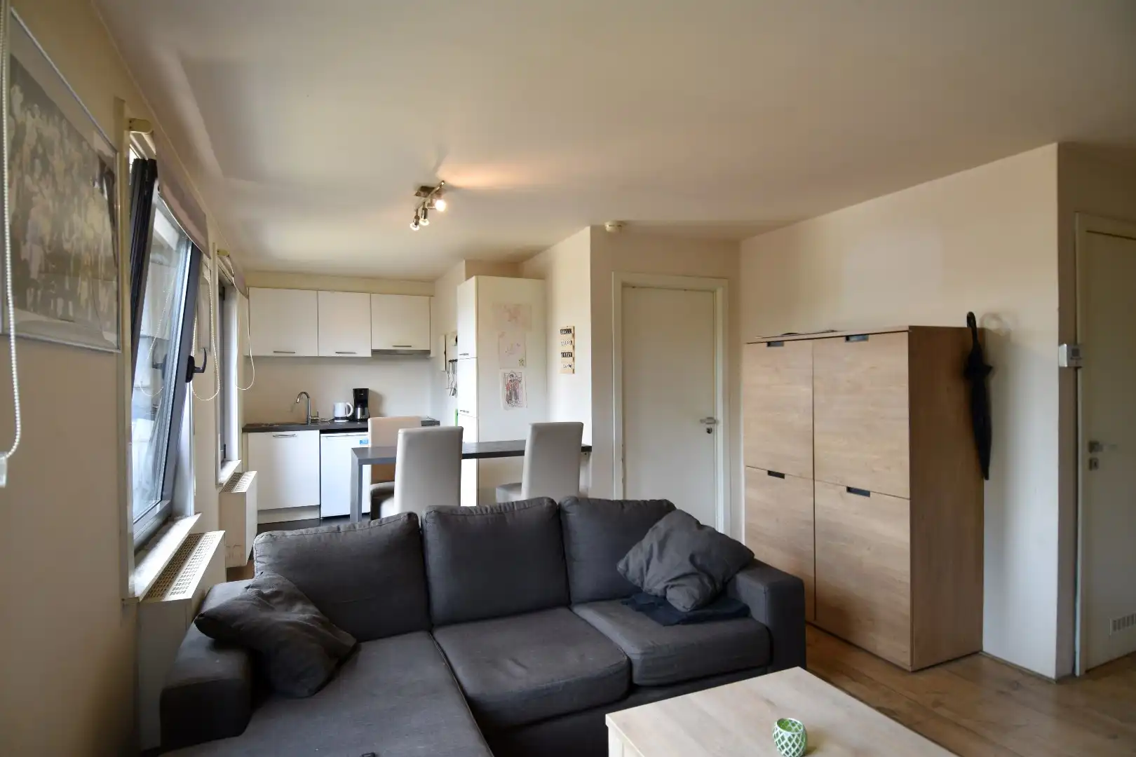 Instapklaar 1-slaapkamerappartement te koop in het gezellige Harelbeke foto 2