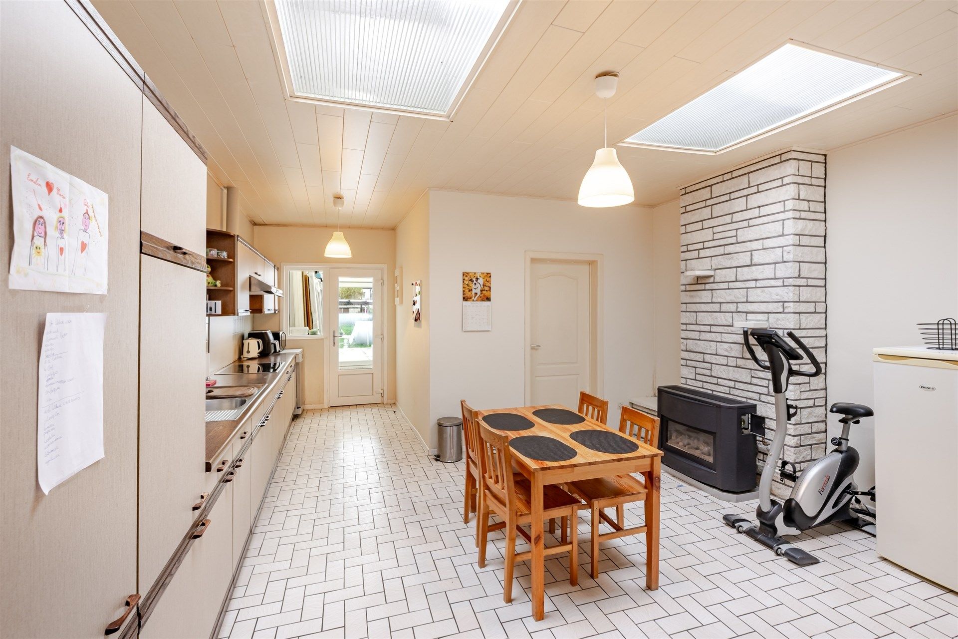 Instapklare en gerenoveerde woning met drie slaapkamers, tuin en zonnepanelen in het centrum van Welle foto 9