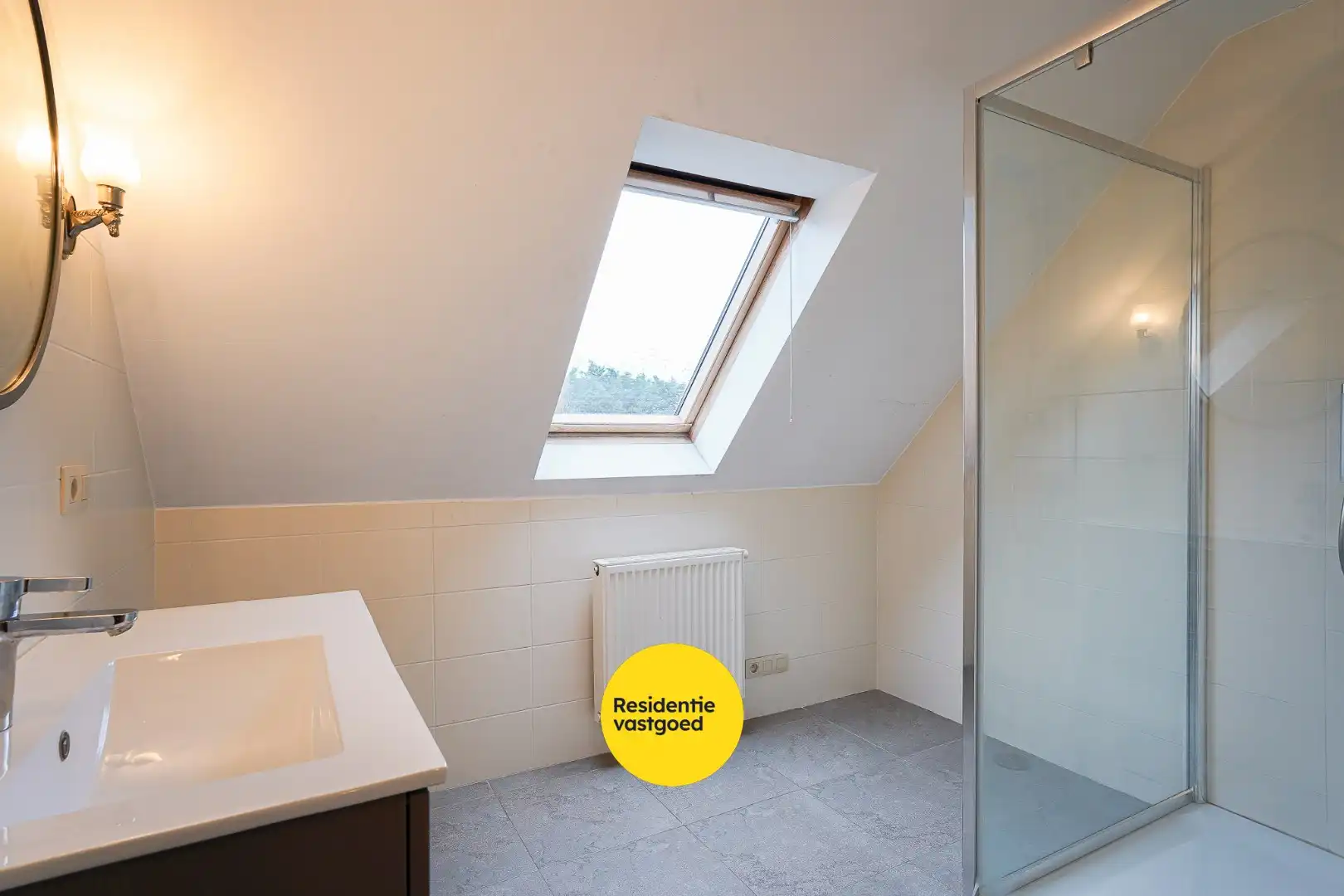 Instapklare duplex (130 m²) in het hart van Eernegem foto 11