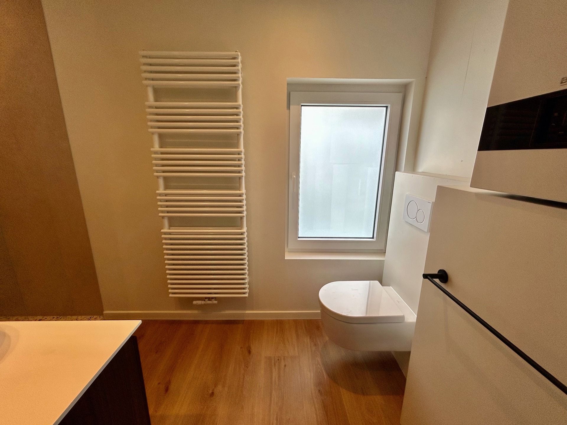 Exclusief gelijkvloers appartement gelegen in het centrum! foto 20