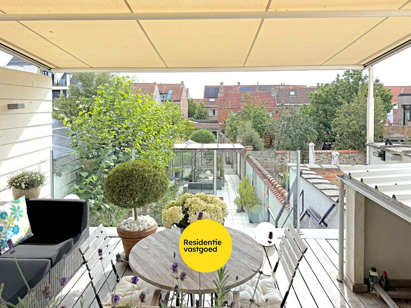 Prachtig herehuis met woonst en handelsruimte te Nieuwpoort-Stad op een zeer commerciële ligging in de Marktstraat op 400 m².  foto 4