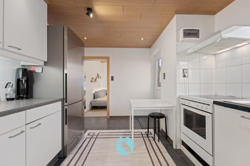 Rustig gelegen starterswoning met grote tuin foto 8