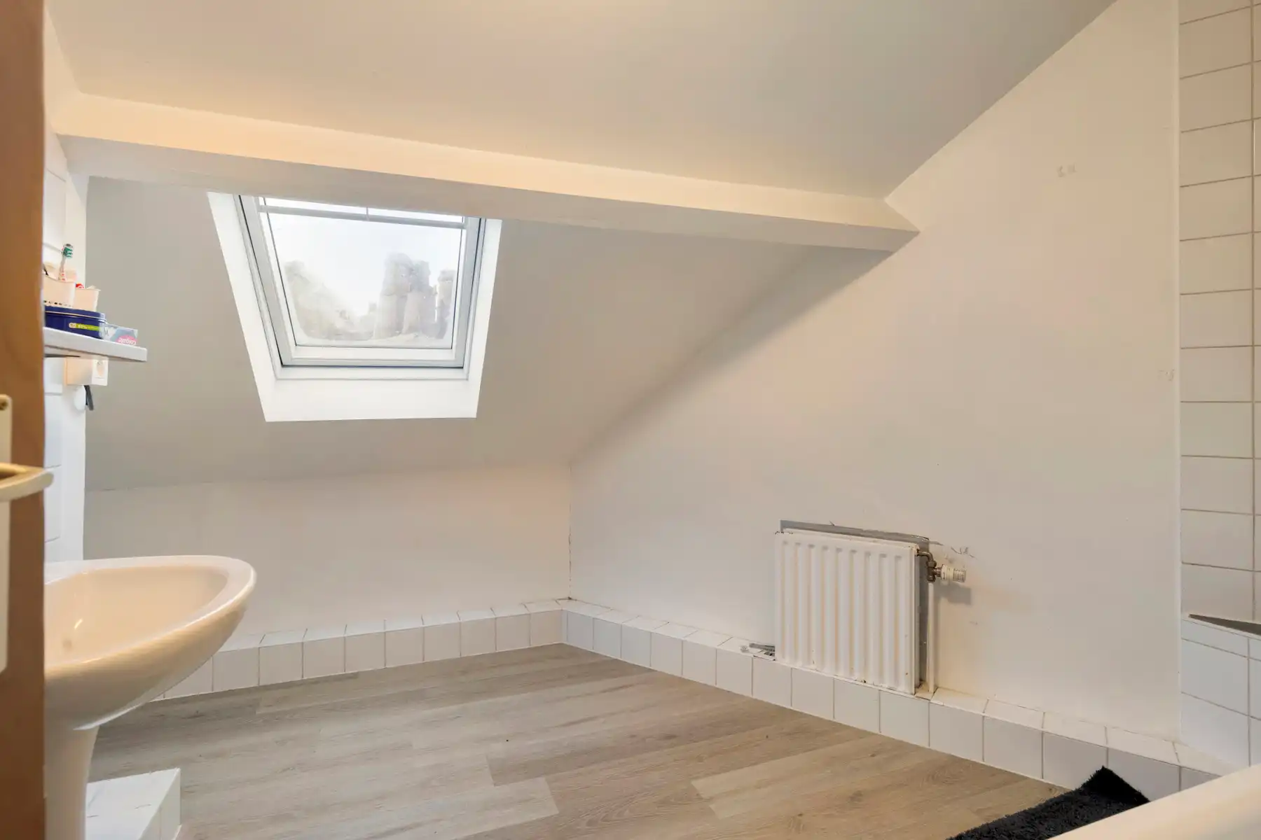 Eengezinswoning, thans ingedeeld in 3 woonunits. foto 17