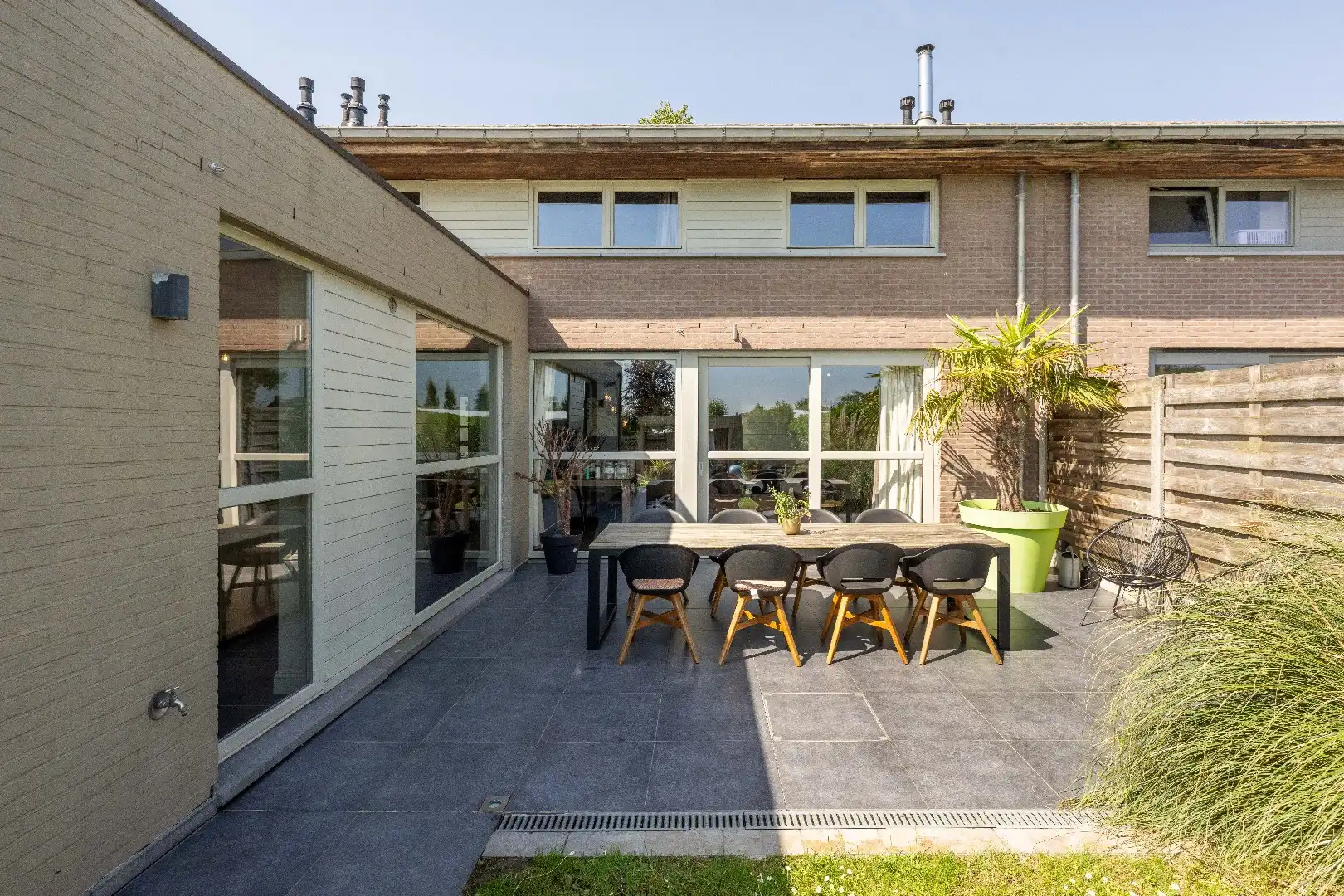 INSTAPKLARE GEZINSWONING  3 SLPKS | TUIN & TOEGANG ACHTEROM foto 17