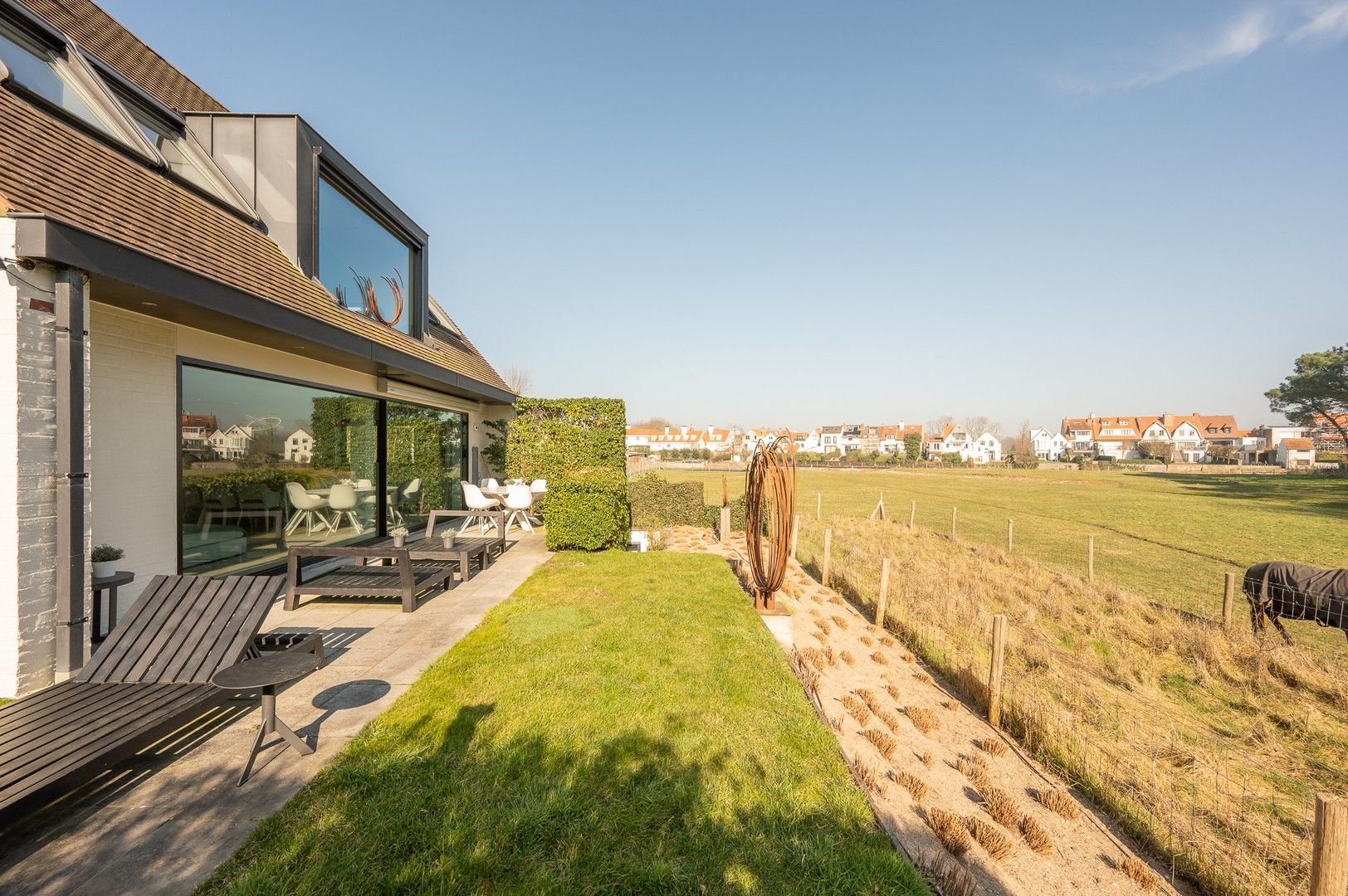 Uitzonderlijke villa genietend van adembenemende groene zichten vakbij het Zwin en het Oosthoekplein. foto 15