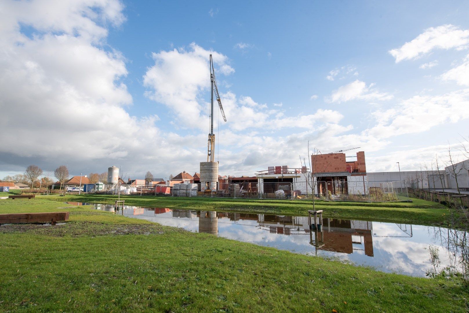 Moderne en knap ontworpen halfopen nieuwbouwwoning te Deerlijk foto 6