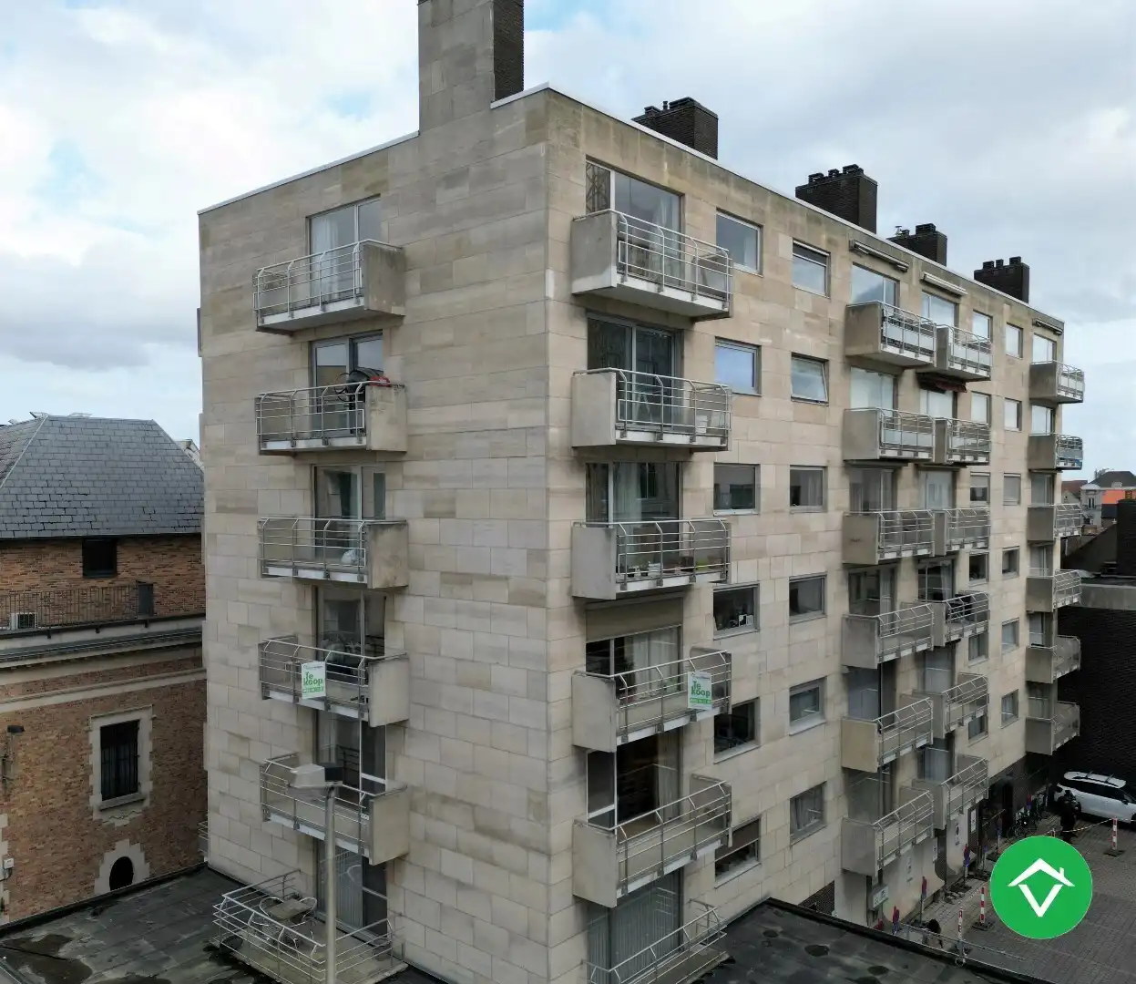 Zonnig appartement met 2 slaapkamers en autostandplaats te centrum Roeselare foto 15