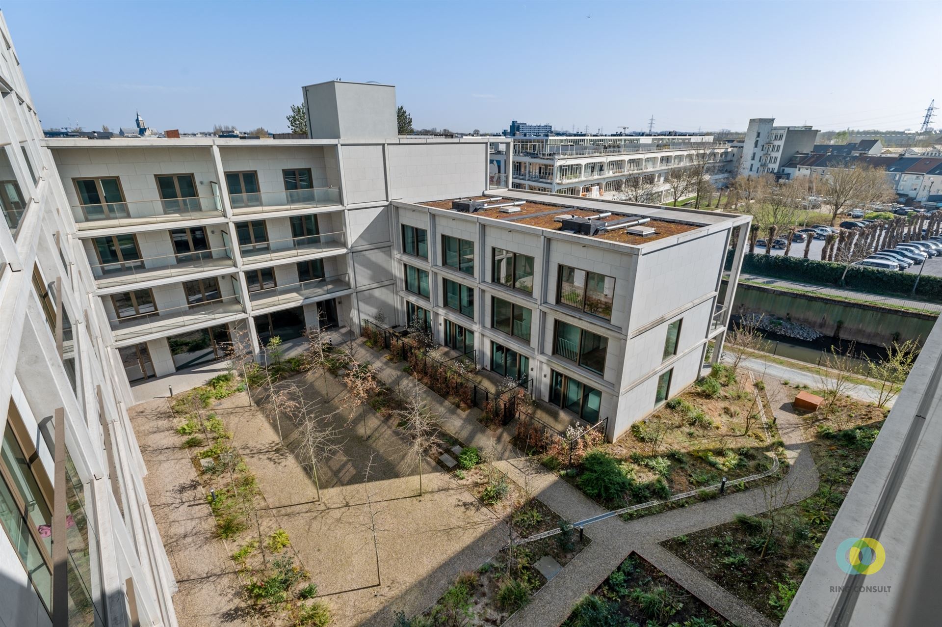 Penthouse met ruim terras en zicht over het water foto 9