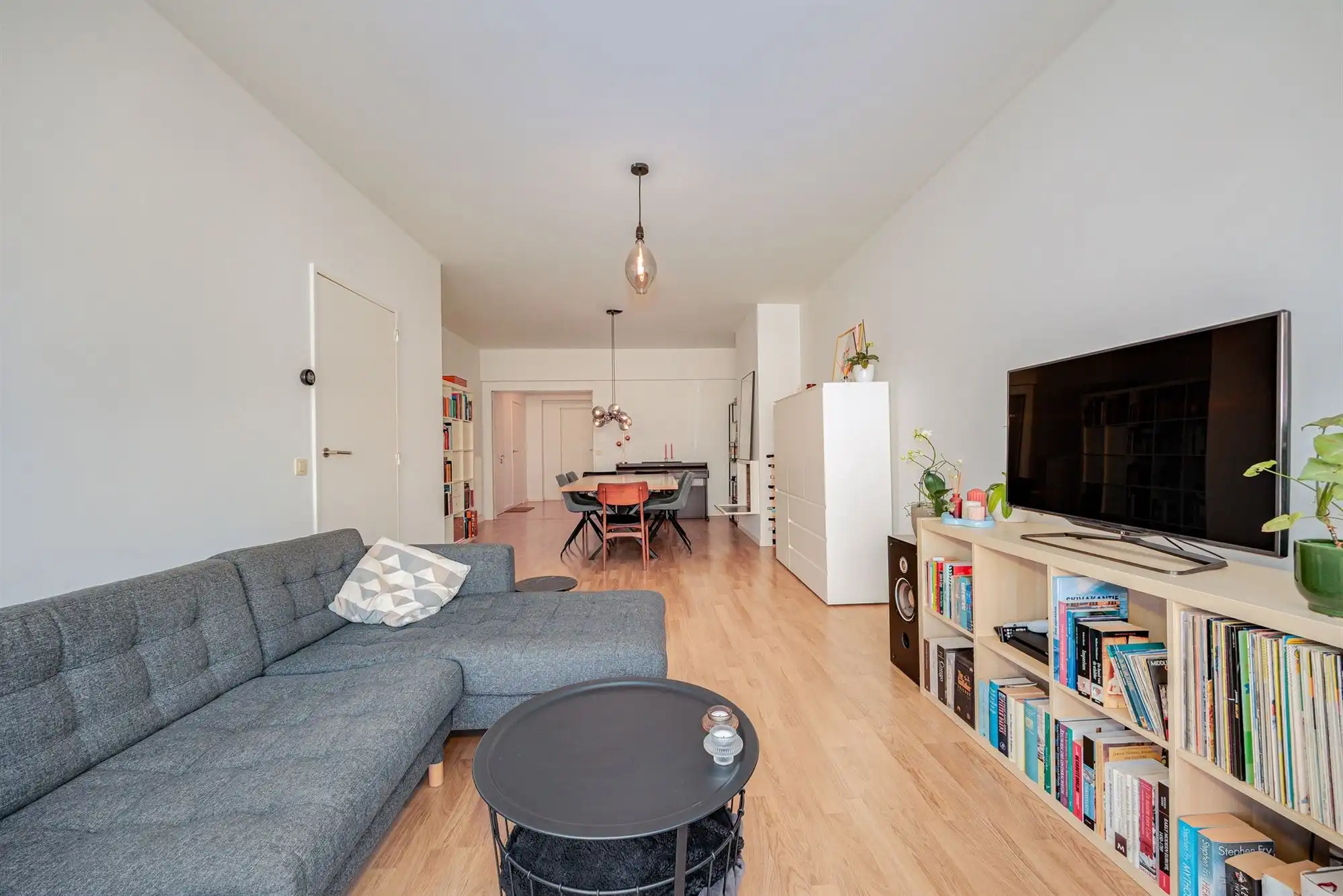 Ruim en lichtrijk appartement met zonnig zuidgericht terras foto 6