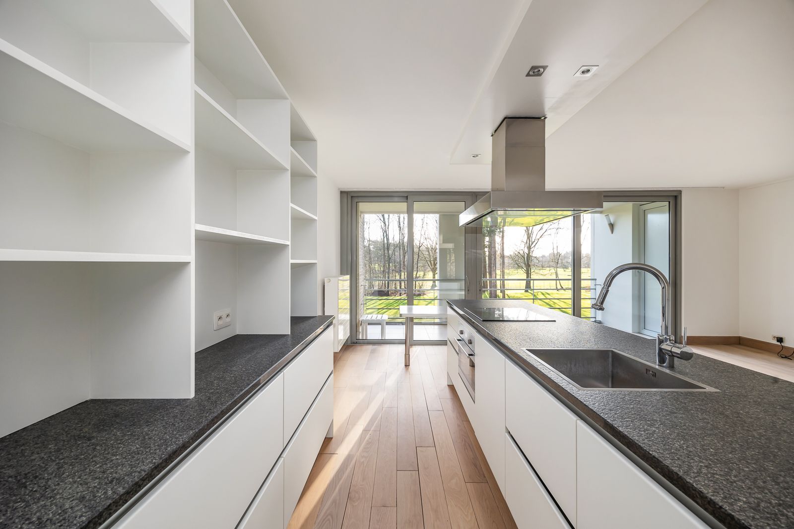 Modern appartement met uniek zicht op de golf van Brasschaat! foto 4
