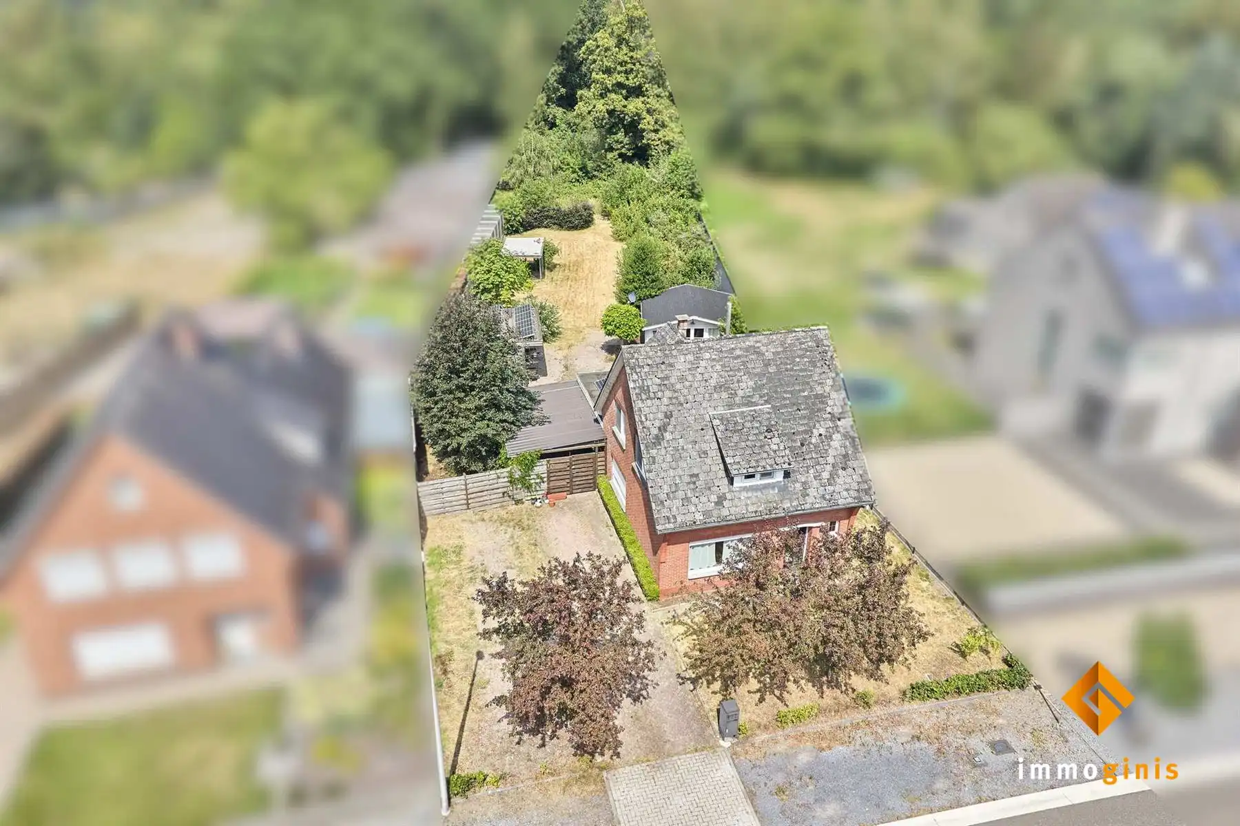 Charmante woning met 3 slaapkamers op een ruim en groen perceel van 17 are in een rustige buurt.   foto 24