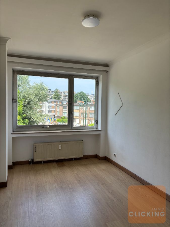 Lichtrijk 2 slaapkamer appartement met terras foto 13
