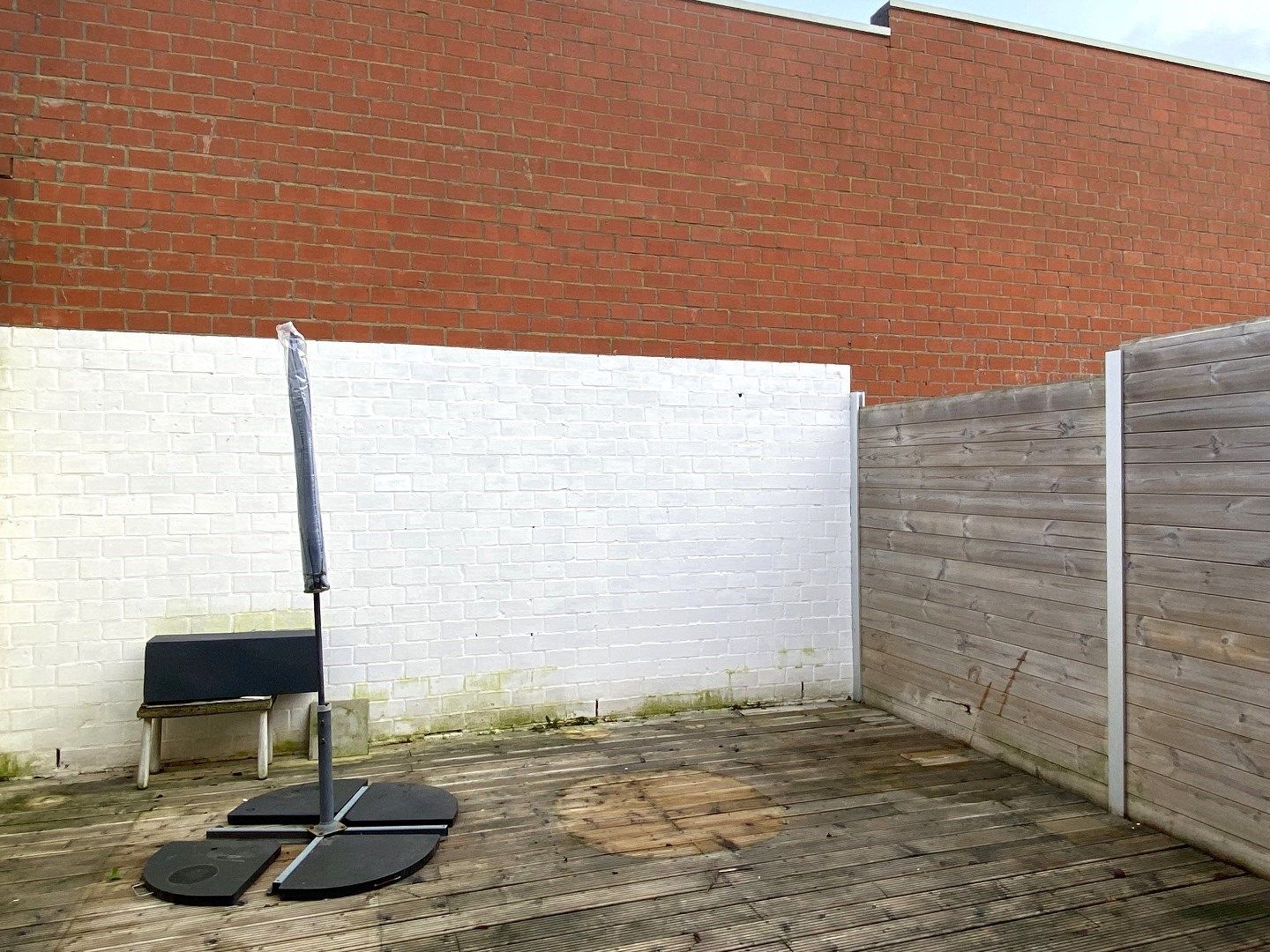 INSTAPKLAAR GELIJKVLOERS APPARTEMENT MET 2 SLPKS EN TERRAS foto 6