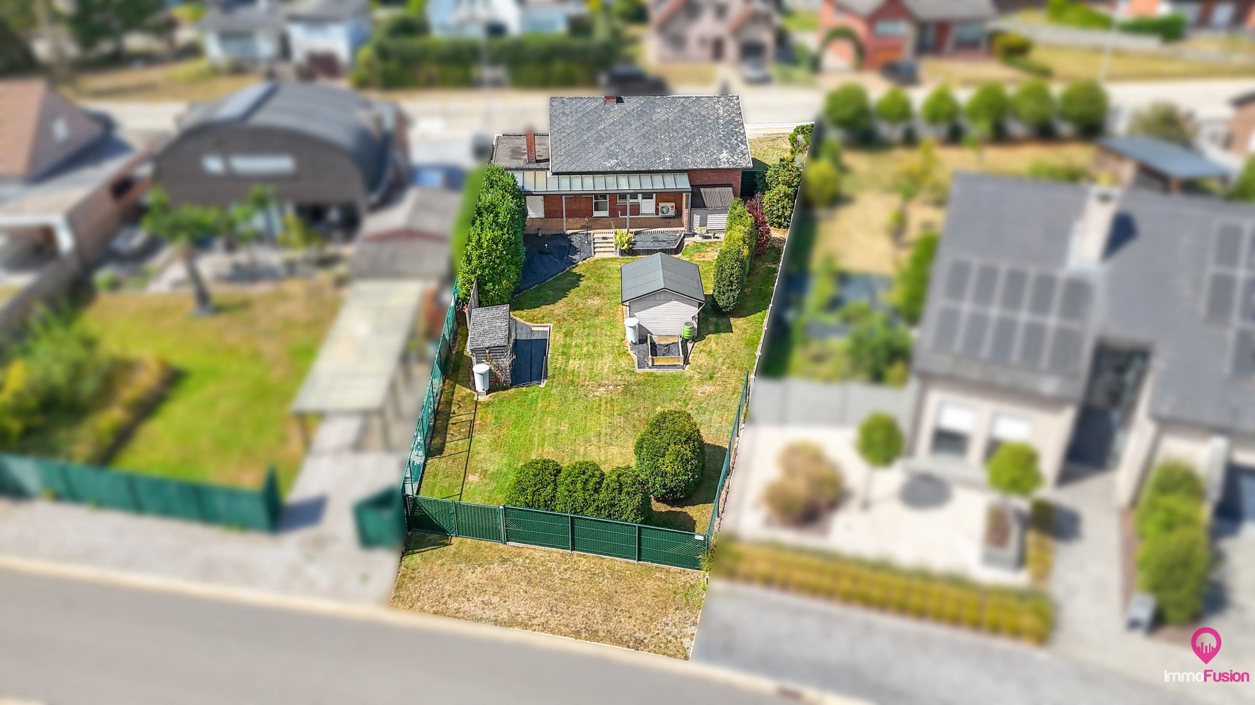 Gelijkvloerse open bebouwing op 6a45 met tuin & garage! foto 33