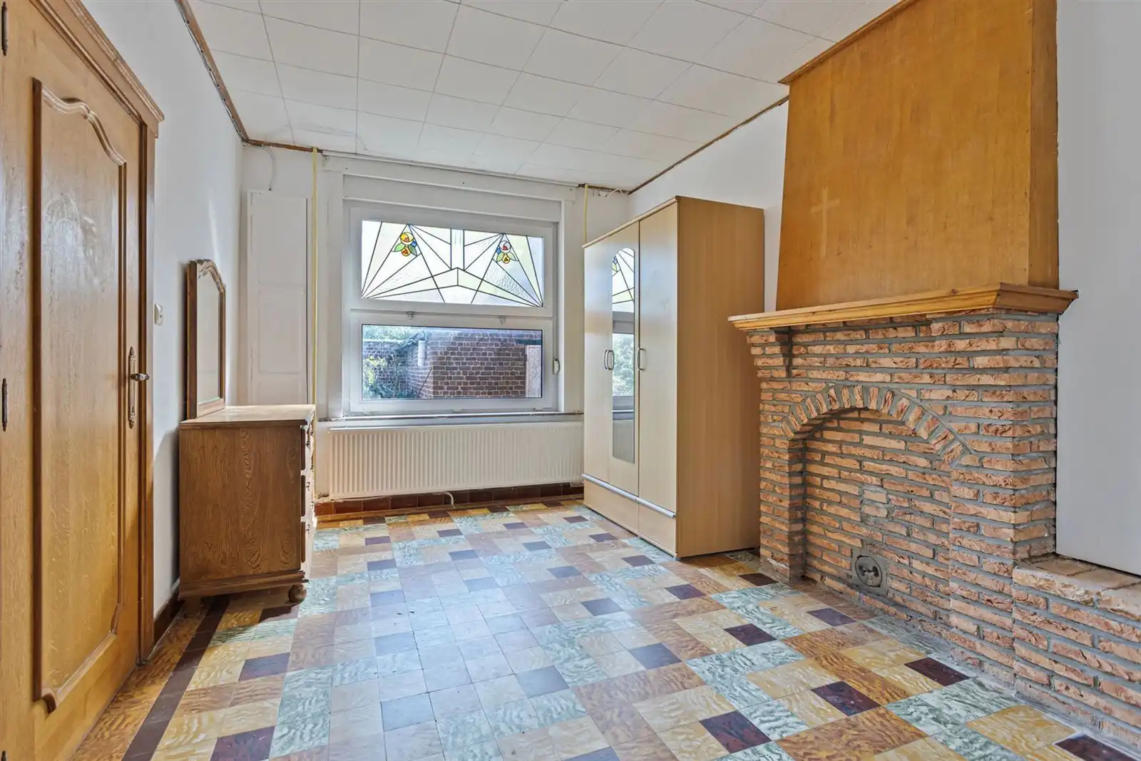 Statige te renoveren woning met schuur en tuin foto 8