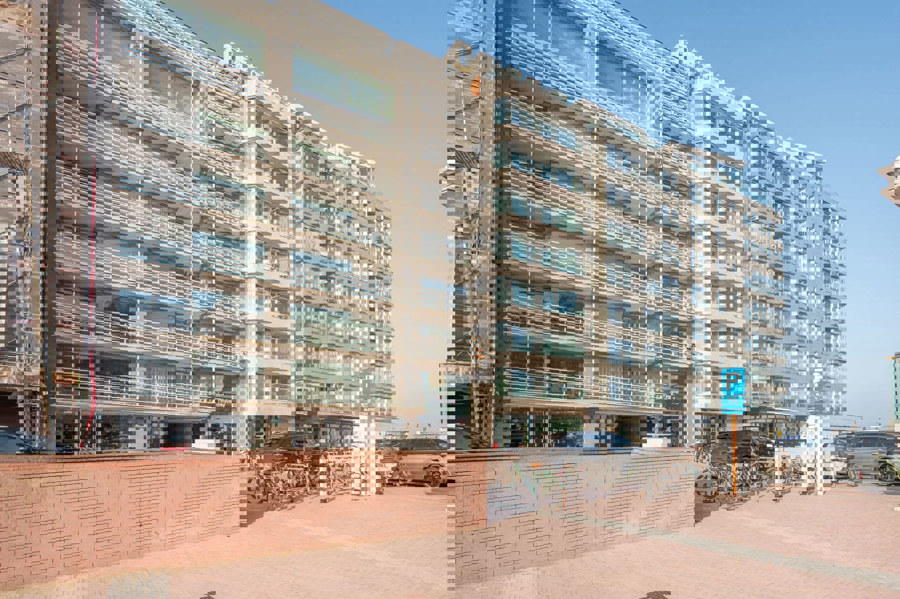 Gerenoveerd 2-slaapkamer appartement met zeezicht foto 14