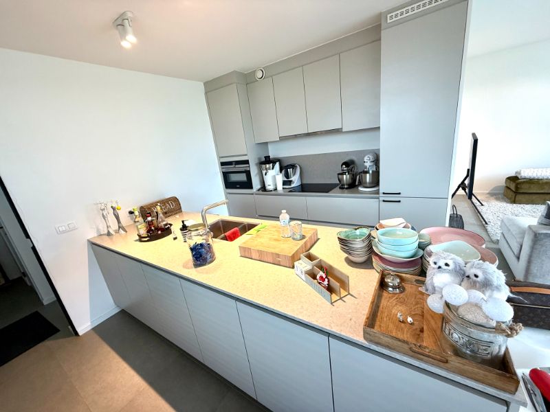 Recente, instapklare woning met 4 slaapkamers en garage foto 8