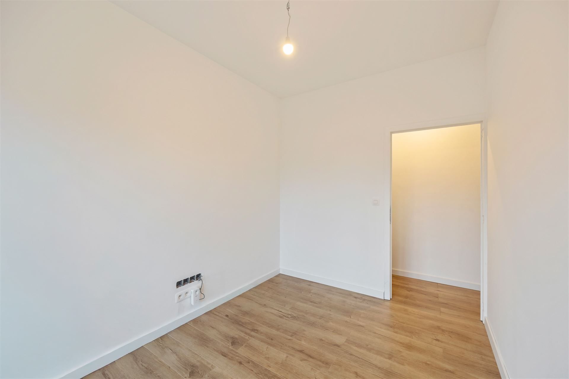 Instapklare en Ruime Gezinwoning met Tuin en Garage foto 22