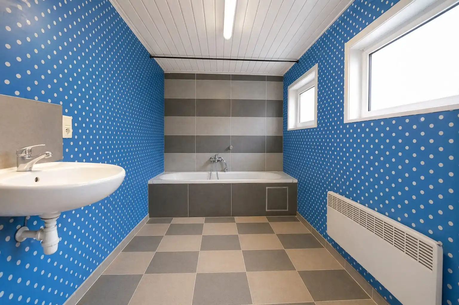 Alleenstaande woning met veel potentieel op 655m² te Houthulst. foto 6