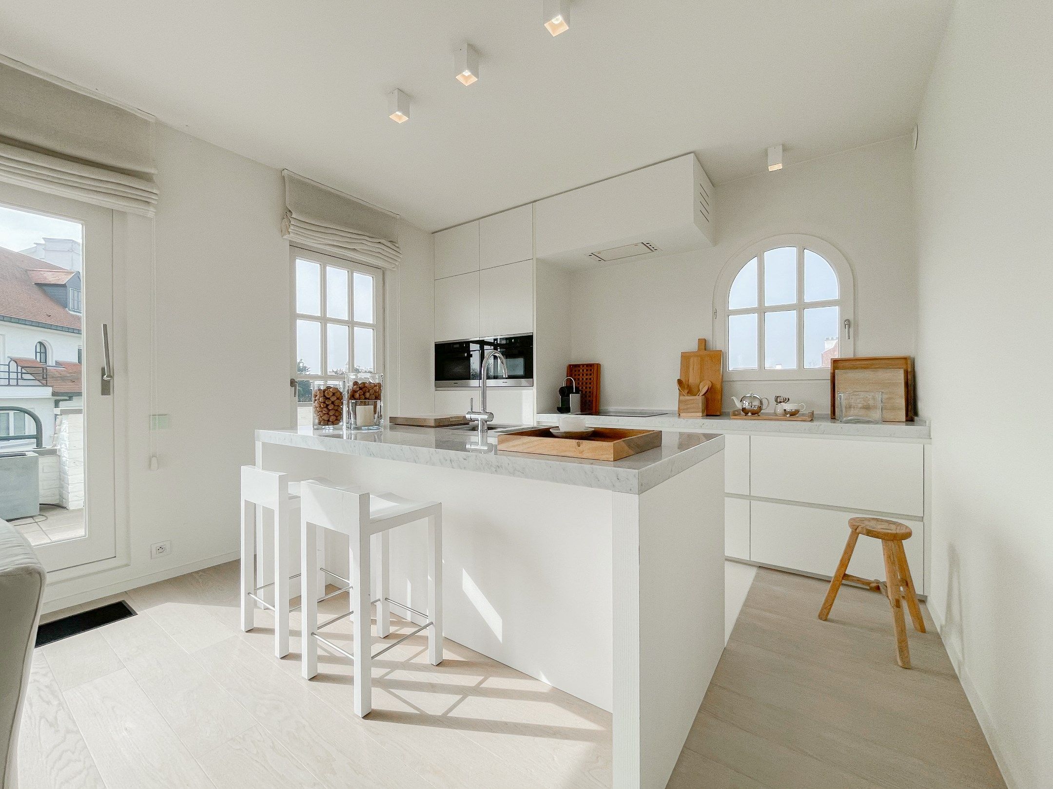 Subliem hoekappartement met ruime terrassen gelegen in het prestigieuze domein Tennis Garden. foto 10