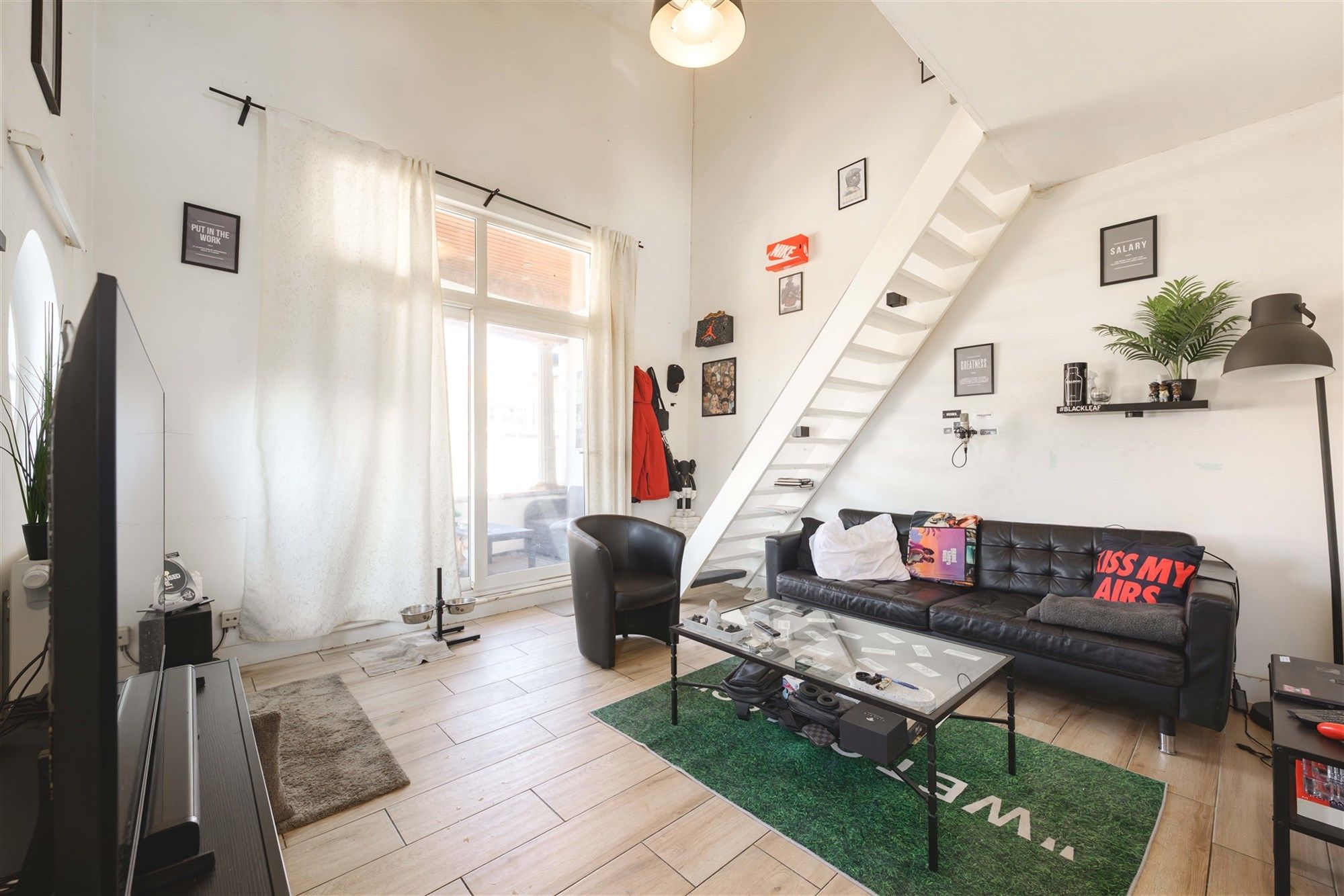 Appartement foto {{pictureIndex}}